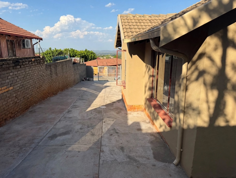 3 Bedroom Property for Sale in Tlhabane West North West